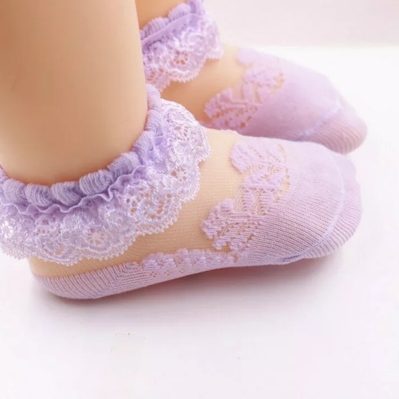 NWT Set Of Two Beautiful Lace Socks - Picture 6 of 7